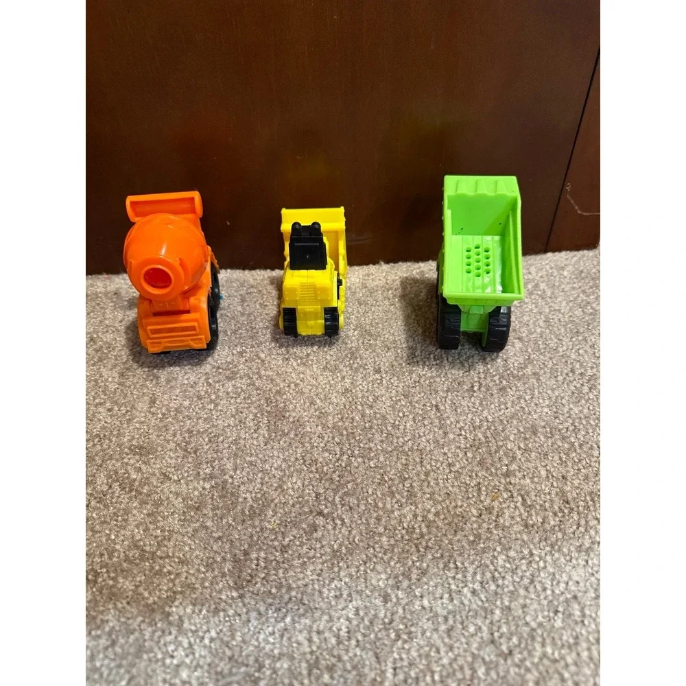 Play- doh wheels 3 trucks